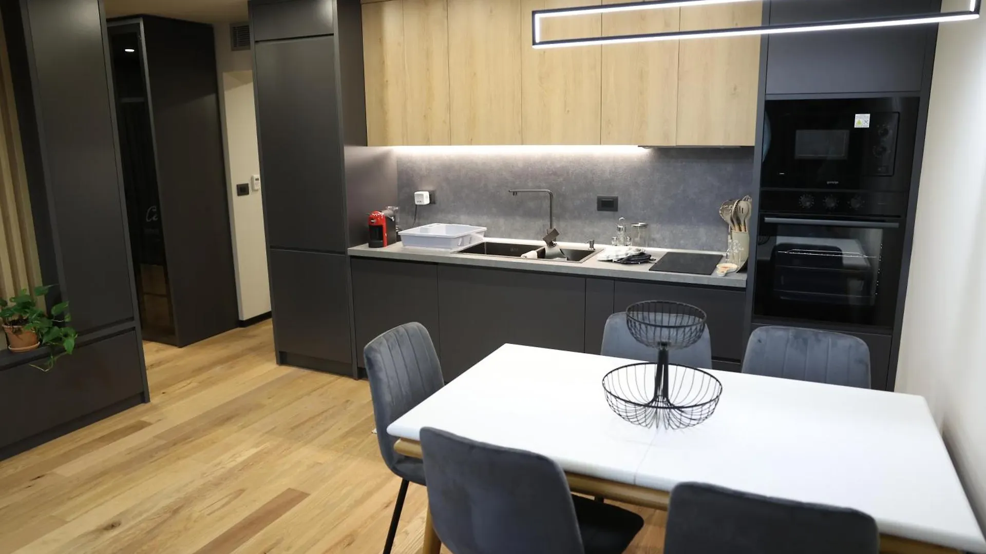 Tirana Premium Apartment 1 0*,